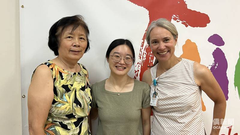 波士頓急難救助協會會長林麗珠（左起）和麻省總醫院（MGH）研究所語言治療所碩士班學生楊韻臻、Gwendolyn Larsen擔任講師。