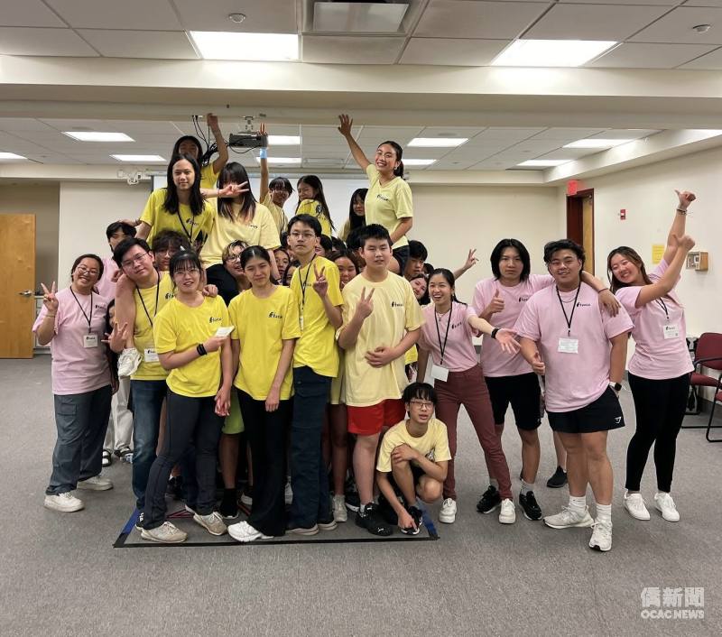 唐若琳（左1）近年積極參與臺灣海外青年文化大使（FASCA）華府分會新生訓練活動，以輔導員身分將自身經驗傳承給新進學員。