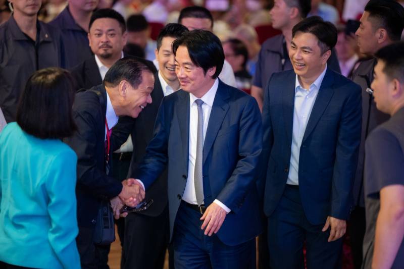 賴清德總統7日晚間出席「全國產職業總工會115年度全國模範勞工慶祝晚宴」