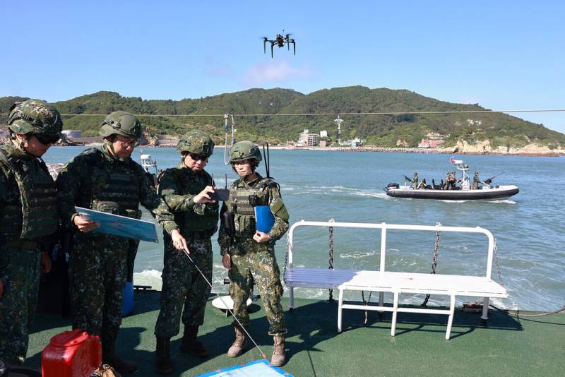 馬防部表示，今年漢光演習實兵操演期間，將無人機列為重要驗證課題，執行情監偵任務，實際驗證無人機於複雜戰場環境中的運用效能。（馬防部提供）