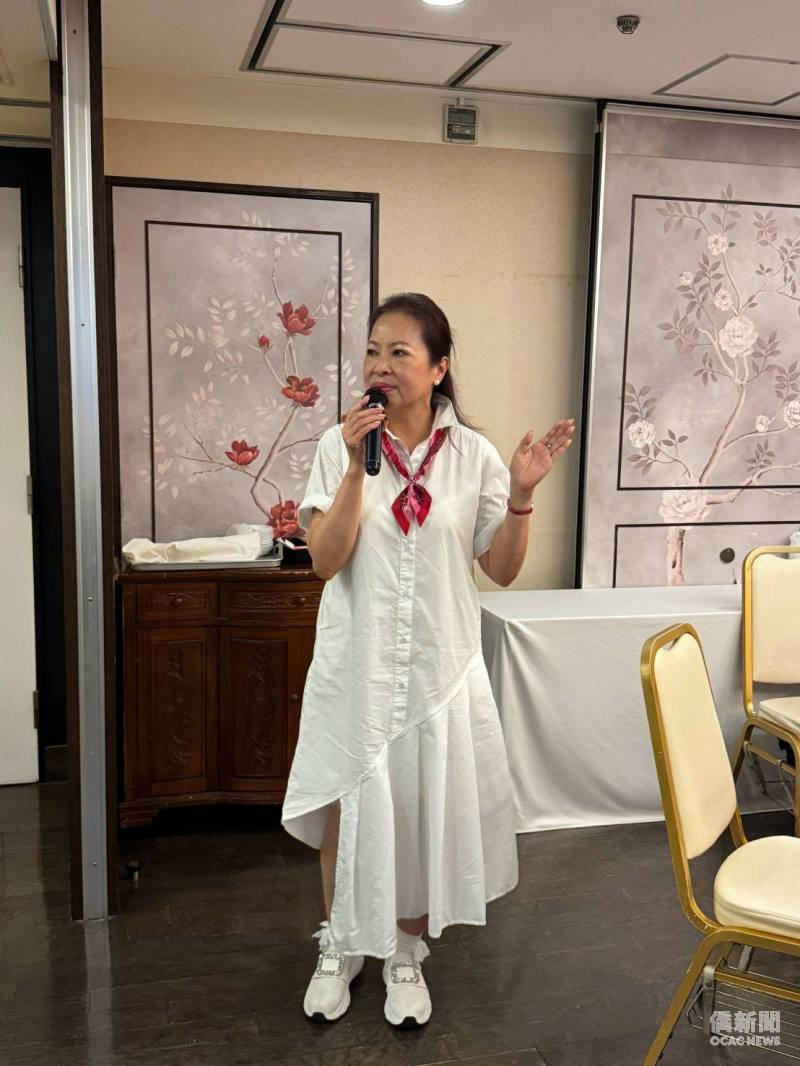 日本大阪台灣同鄉會副會長陳鳳玉致閉幕詞