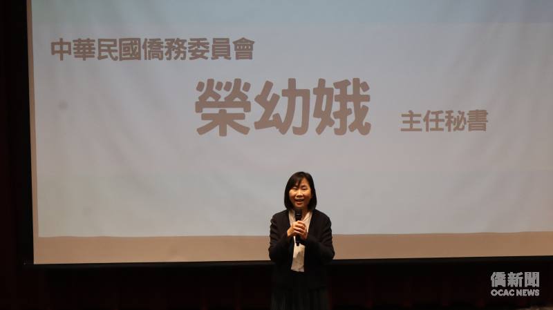 榮幼娥主任秘書主持結業式感謝教師推廣華語文及臺灣文化