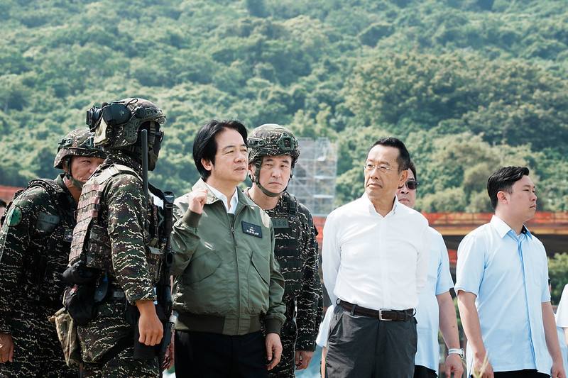賴清德總統8日上午前往高雄視導「漢光42號演習－濱海打擊及近岸防禦」