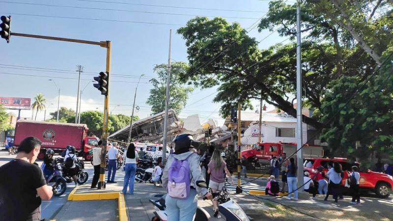 哥倫比亞10日強震，導致不少建築物和基礎設施損壞，街道上滿是瓦礫磚塊碎片。台灣民間團體啟動緊急救援募款，將在卡利、考卡等8省透過既有據點直接提供援助。（台灣世界展望會提供）