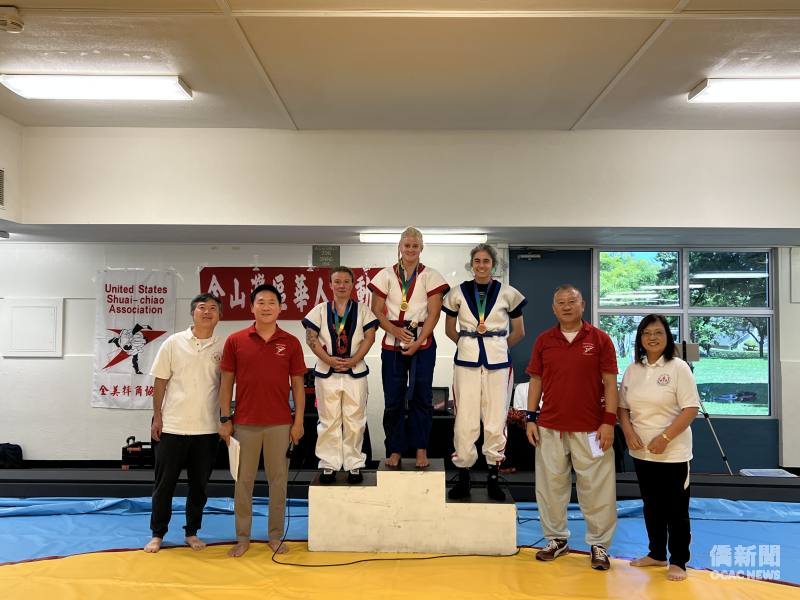 優勝選手頒獎。