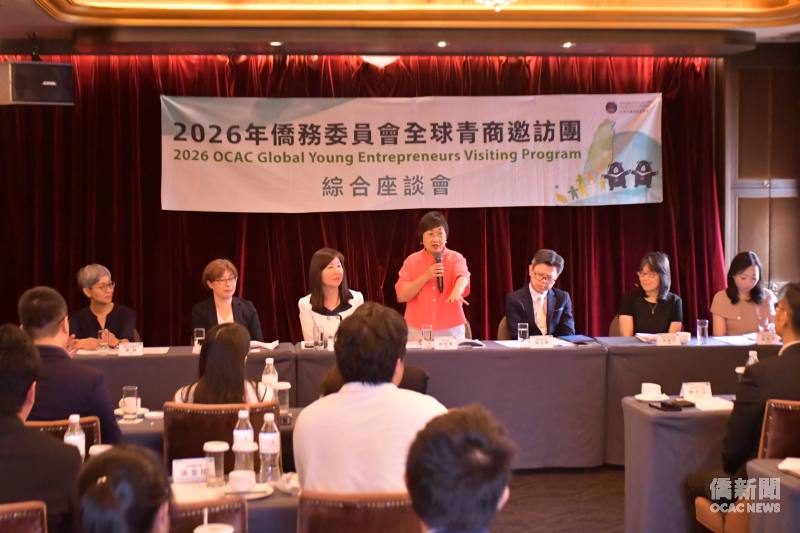 Minister Hsu, joined by OCAC department heads, held a discussion session with the young entrepreneurs to exchange reflections and insights from the program.