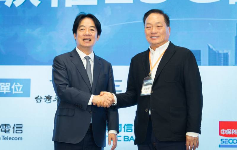 出席台灣永續碳權ESG論壇　總統強調秉持三個堅定態度強化能源韌性、協助產業發展及鼓勵企業創新轉型