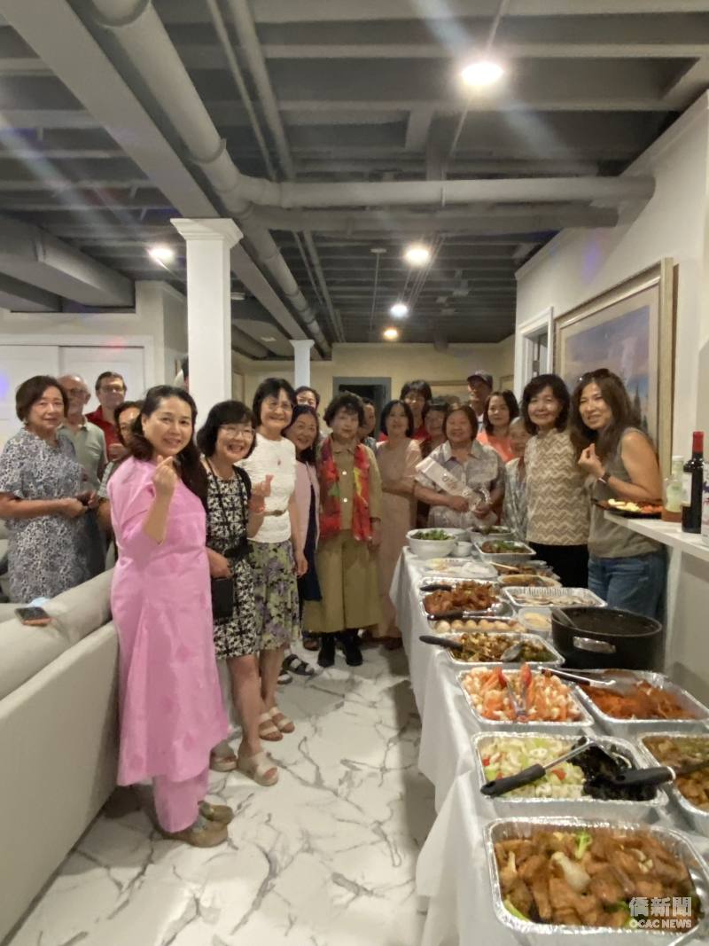 芝加哥臺灣美食文化班老師陳美麗交棒   退休歡樂會滿滿祝福