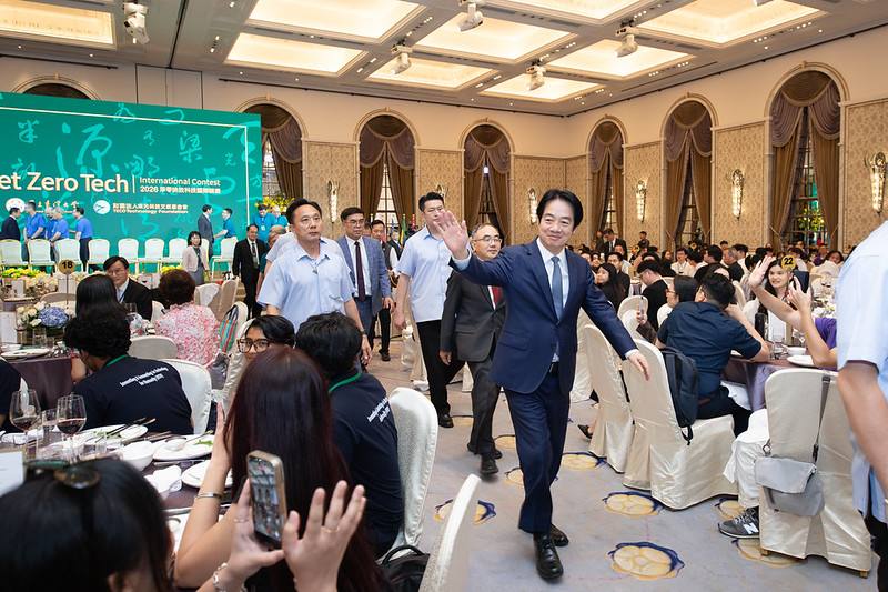 賴清德總統19日晚間出席「2026淨零排放科技國際競賽頒獎典禮暨國際交流晚宴」