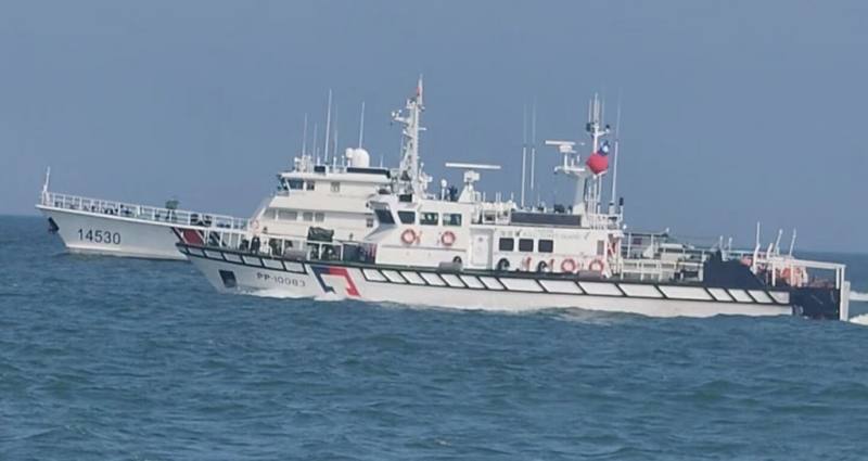 4艘中國海警船19日下午侵擾金門水域，海巡署金馬澎分署第12巡防區偵獲其動態，立即調派巡防艇前推預置，全程監控。（海洋委員會海巡署金馬澎分署提供）
