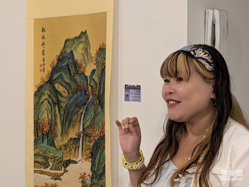 「2026義大利國際文化藝術交流書畫菁英邀請展」策展人夏實介紹本次展出之書畫作品。