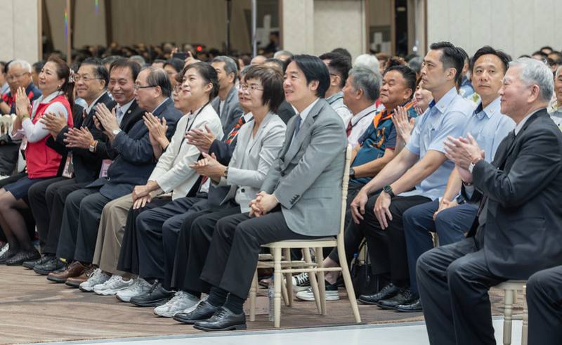總統出席彰化縣產業座談　強調持續推動中小微企業升級轉型及無人機產業發展