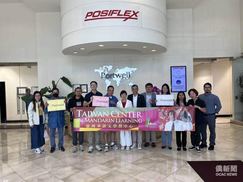 瑞傳科技TCML企業專班學員歡迎僑務委員會委員長徐佳青到訪。