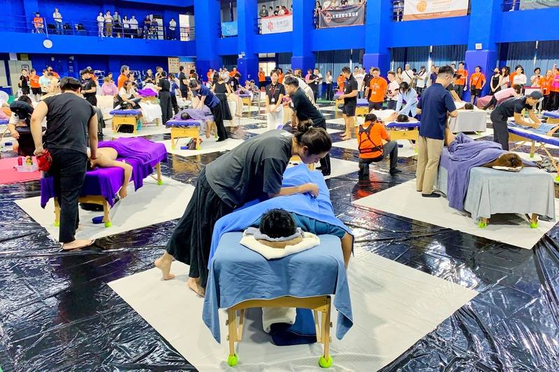 首屆台灣運動恢復手法大賽暨大師論壇29日起一連2天在國立體育大學舉行，吸引台、日、港、馬近百名選手參賽，競賽項目包含運動按摩、綜合手技、工具應用及運動精油調理。
