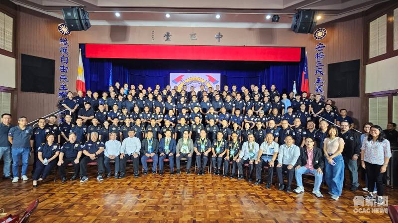 文總消防研習營同學會成立十二週年，與會嘉賓、消防先進及歷屆學員合影