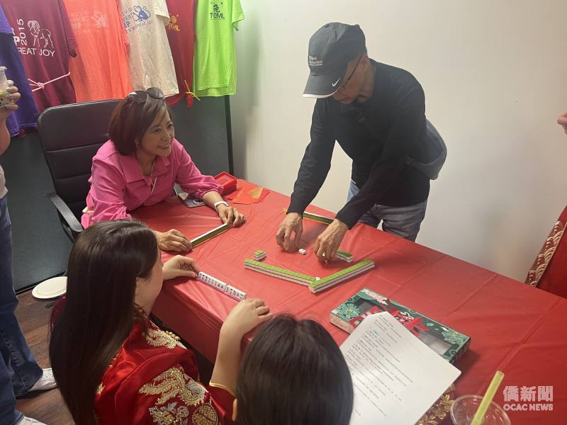 現場安排麻將體驗。