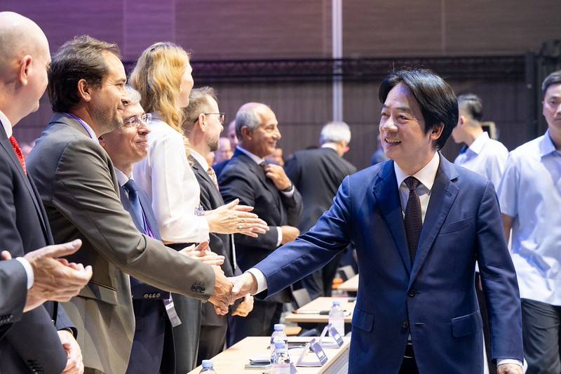 總統出席「2026投資歐盟論壇」