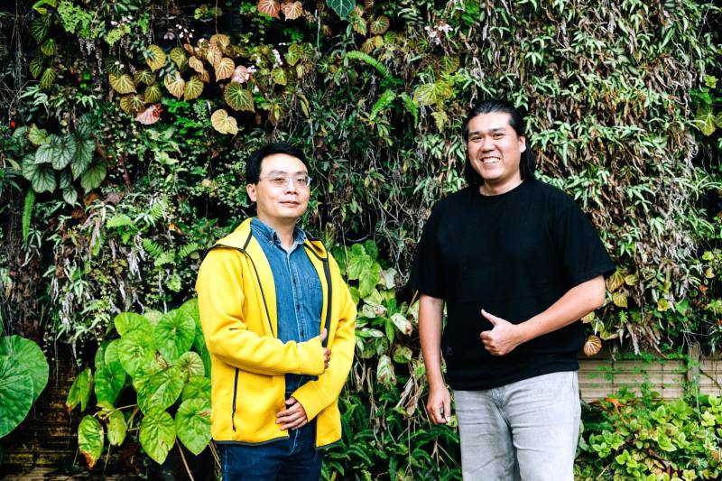 從工作夥伴到多年好友，雷亞與兩元的日常交流，也逐漸成為作品靈感來源。攝影／桑杉學