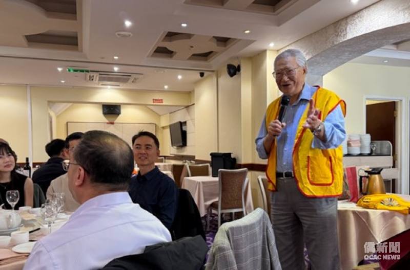英國榮光會會長儲中流於席間致詞，感謝會員及僑界人士出席，並與不同世代的與會來賓交流，展現榮光會重視袍澤情誼與世代傳承的精神。