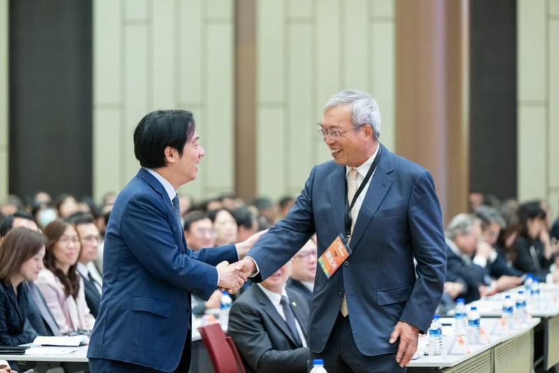 總統出席「金融發展與前瞻研討會」