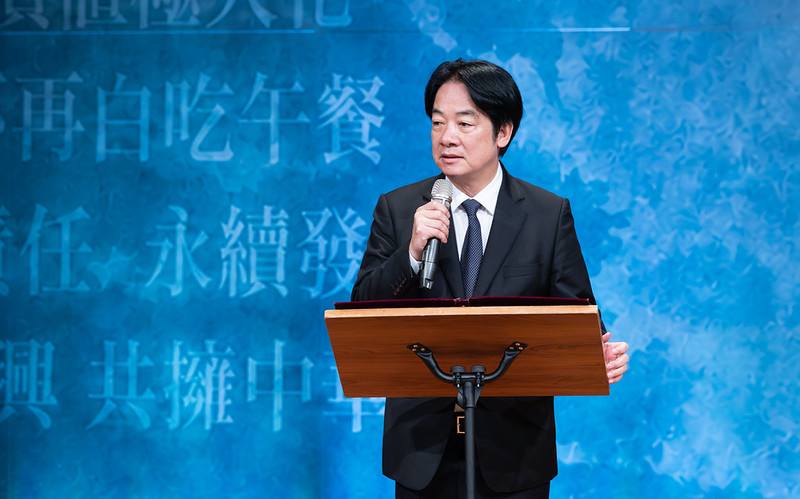 總統致詞，代表全體臺灣人民感謝高希均教授對國家、社會的貢獻