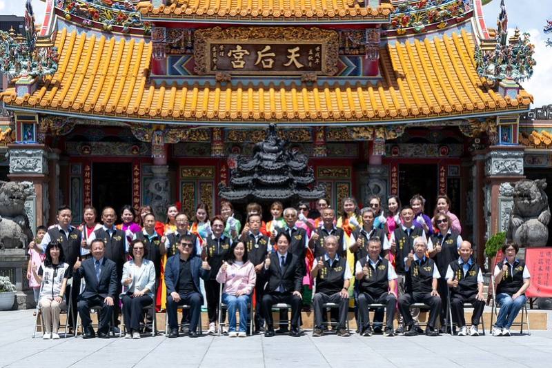 總統前往「台東天后宮」參香祈福