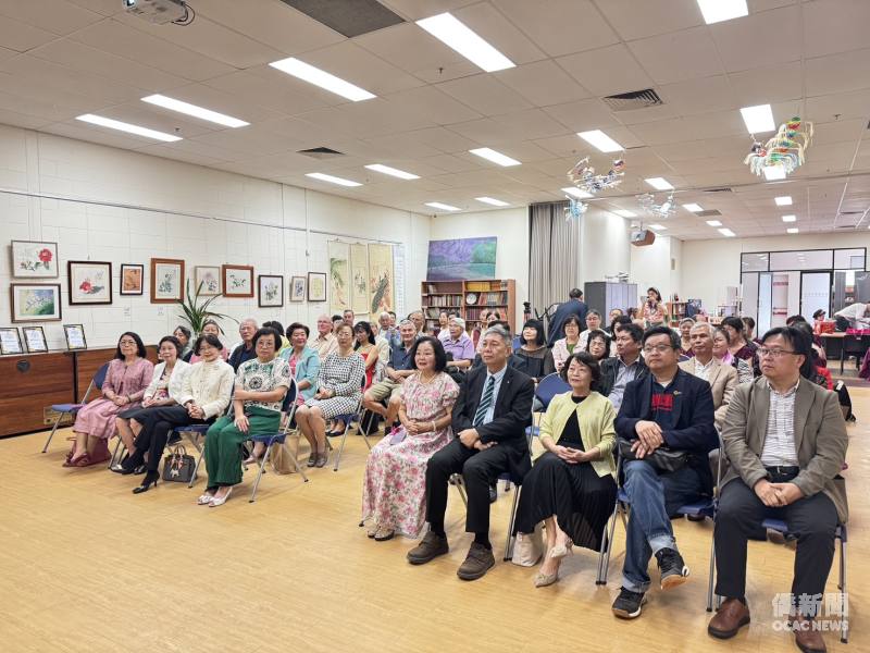 現場來賓欣賞演出