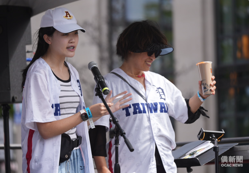 高中生李欣擔綱主持，向現場觀眾推廣「珍珠奶茶」等臺灣特色文化與美食。
