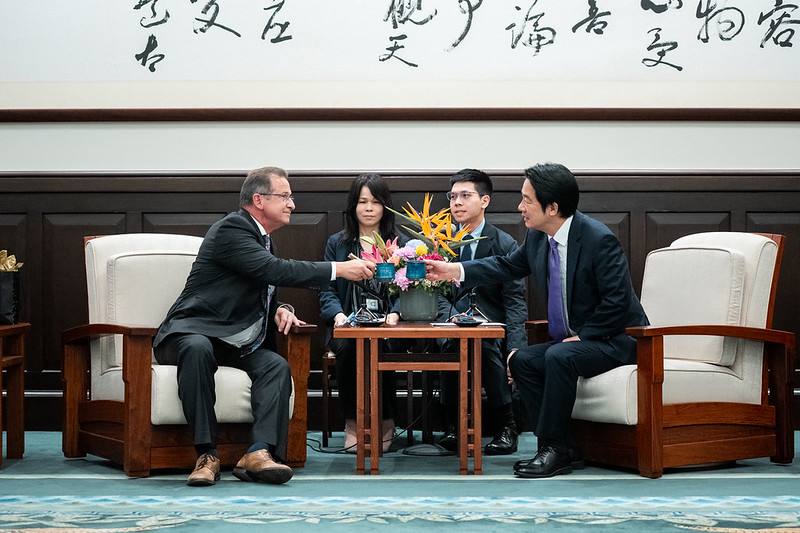 賴清德總統8日下午接見「加拿大魁團黨國會議員訪問團」