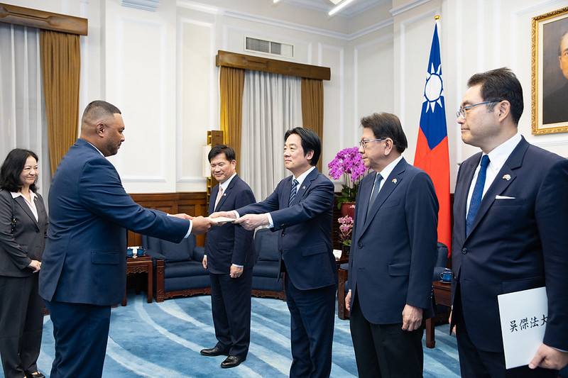 賴清德總統9日下午接受「帛琉共和國新任駐臺特命全權大使吳傑法（Gaafar J. Uherbelau）呈遞到任國書」