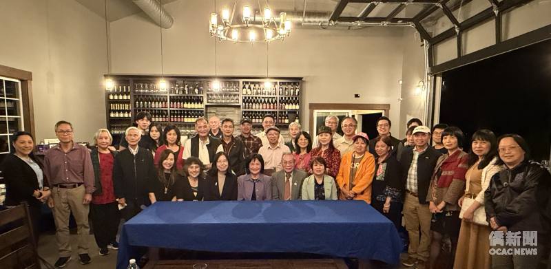 賴麗瑩副委員長（前排右三）、西雅圖文教中心主任鍾佩珍（前排右四）與波特蘭僑界代表合影。