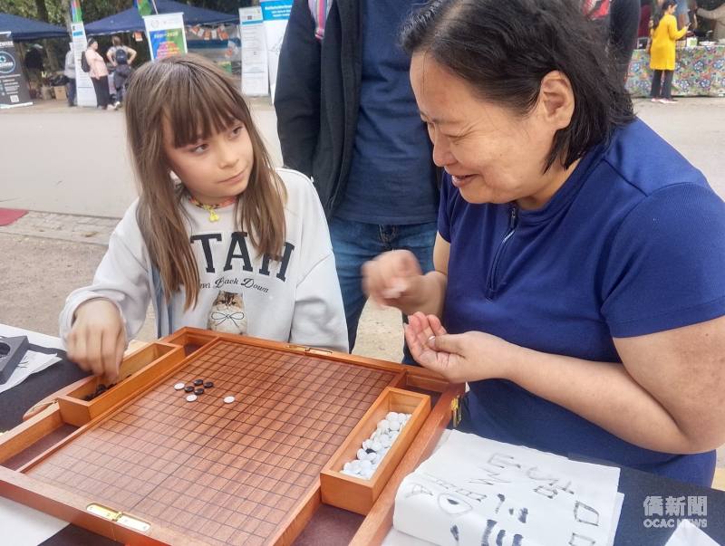 TCML圍棋體驗攤位，以互動推廣華人文化交流