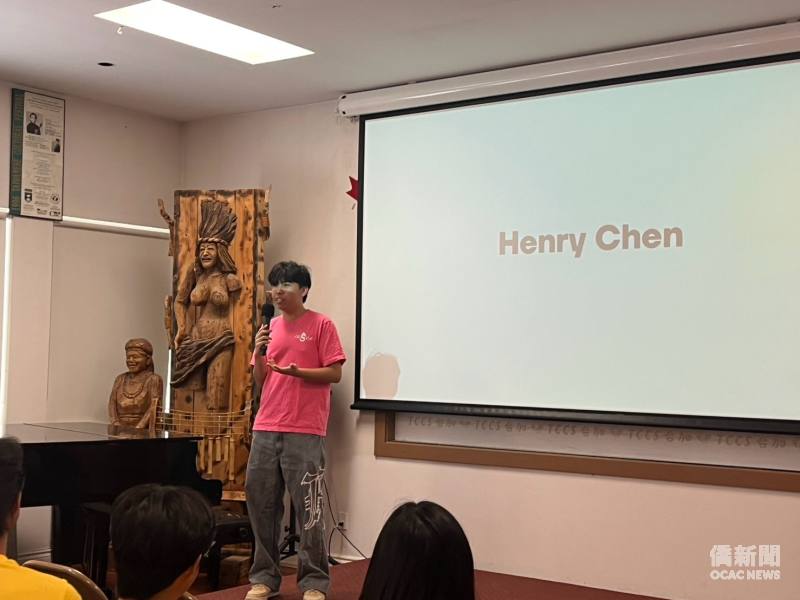 Senior FASCA陳源亨分享高中及大學選課經驗。