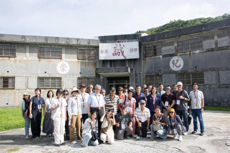 教育部舉辦綠島人權走讀工作坊，在10日及12日前往綠島，實地走訪綠洲山莊。（陳文成博士紀念基金會提供）