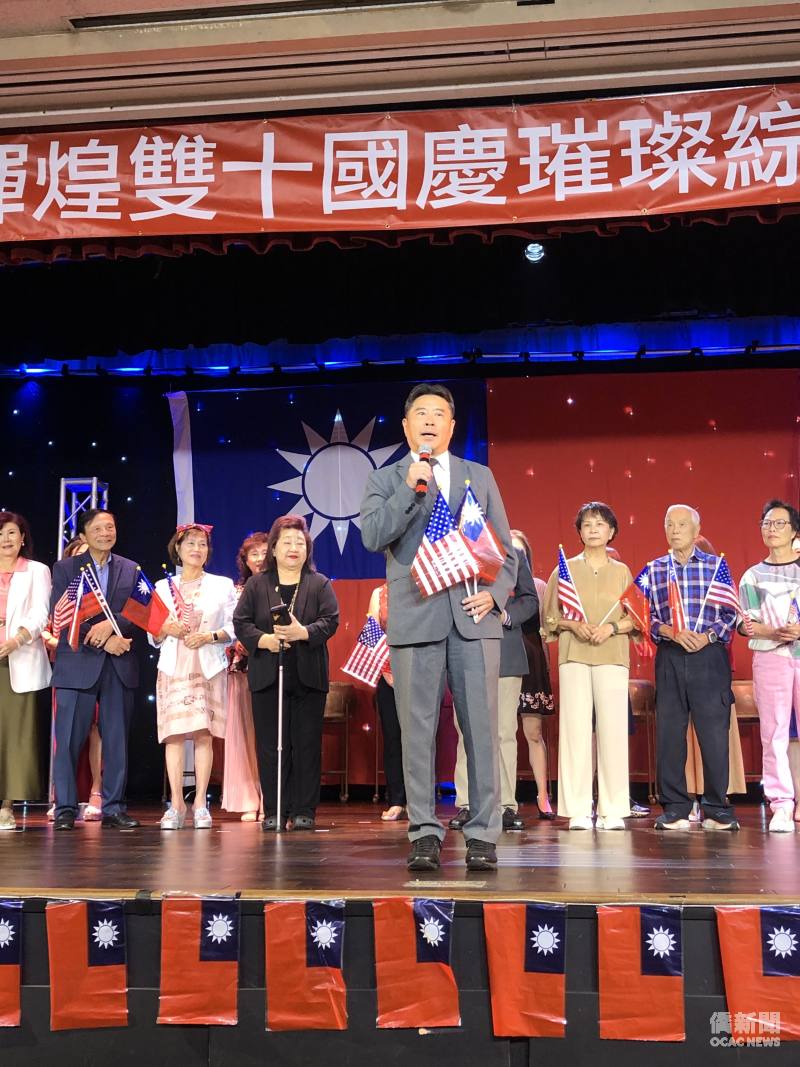 駐洛杉磯辦事處副處長張皓鈞(中)致詞