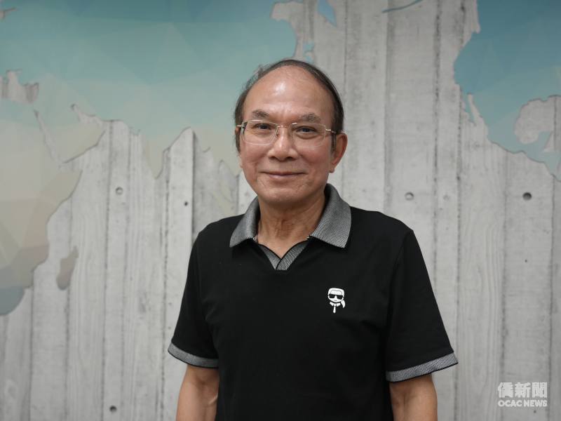 溫哥華聯合中文學校的幕後推手賴飛鍾，是人人口中的「超人校長」