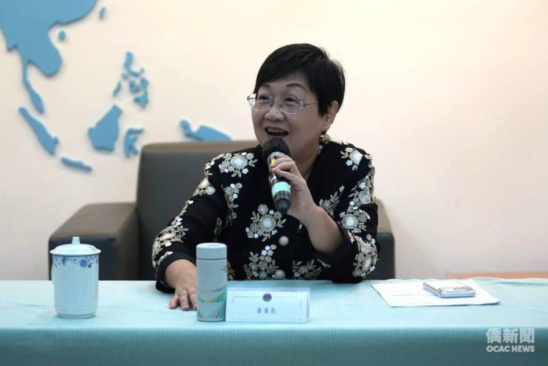 僑務委員會委員長徐佳青主持「全國性僑生社團新任會長及幹部座談會」，與各社團代表座談交流，瞭解僑生赴臺升學與就業概況。