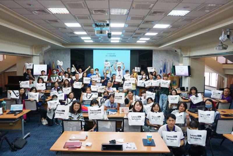 台中葳格國際學校2026年再度榮獲Apple傑出學校認證，校方表示，將持續深化科技與教育的結合，組織數位教學領導團隊，讓教師透過研習共享經驗。（葳格提供）