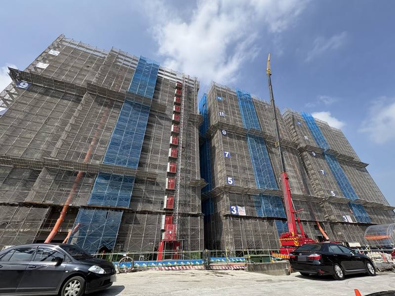 嘉義縣民雄鄉「福樂安居」社會住宅16日舉行上梁儀式，主體結構已清晰成形，預計2027年完工。