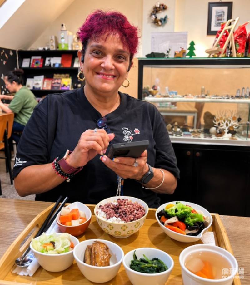 Perez-Goodrum proudly orders authentic Taiwanese cuisine in Mandarin during her study in Taiwan  (Courtesy of Brenda Perez-Goodrum).