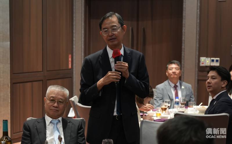 中南美洲臺灣商會聯合總會總會長梁原精致詞