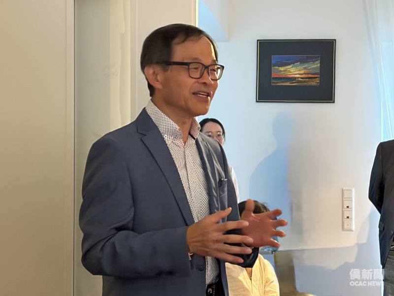 駐法蘭克福辦事處處長羅美舜致詞。