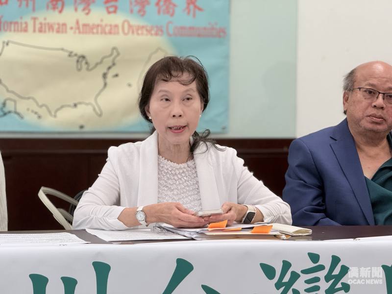 南灣台灣民主大聯盟創辦人暨僑務諮詢委員李漢文主持記者會。（北加州12個台美人社團提供）