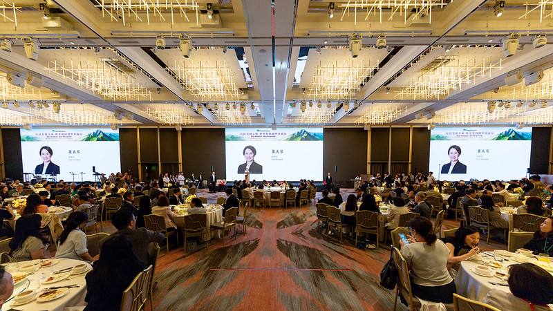 蕭美琴副總統18日下午出席「台日美到全球 藥華藥開創世界新局－ET醫學專題演講暨感恩慶祝午宴」