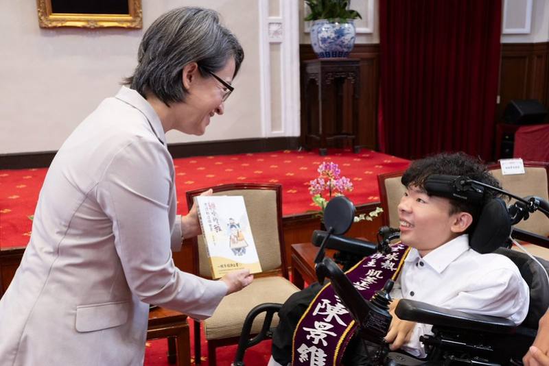 副總統接見全球熱愛生命獎章得主　肯定以生命故事傳遞正面力量