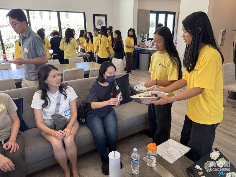 FASCA members serve up delicious BBQ to our parents with smiles and a spirit of service!