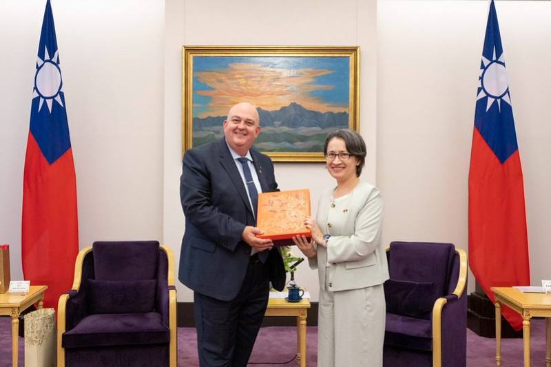 蕭美琴副總統23日下午接見「澳洲聯邦參議院副議長柏克曼（Slade Brockman）一行」