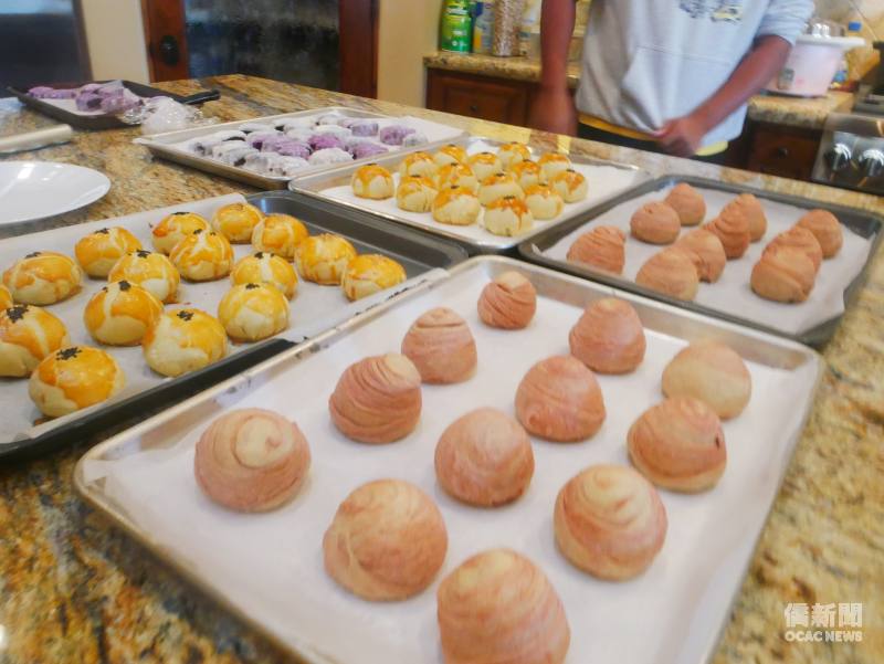 Freshly baked mooncakes, handmade with care by our hardworking FASCA-SDmembers.