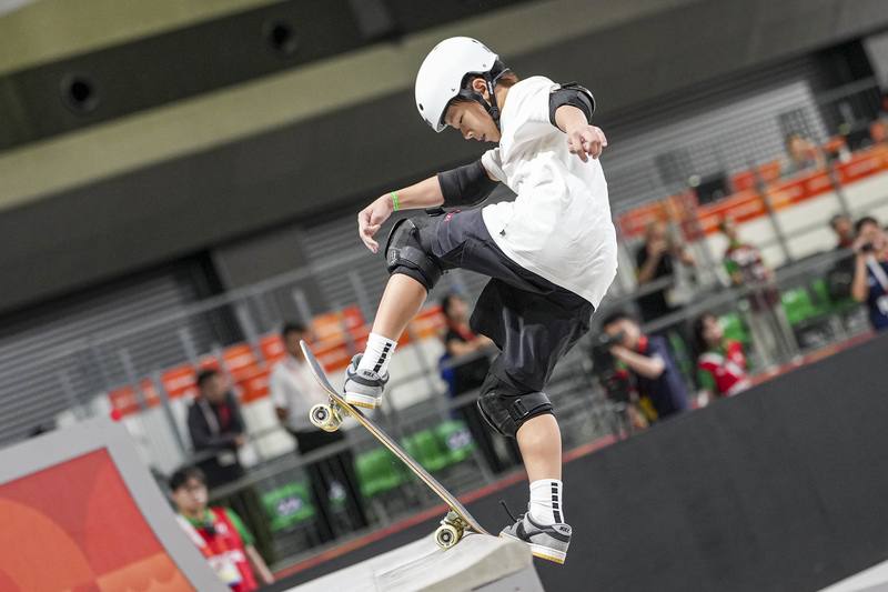 台灣滑板選手辜泳諺24日出戰名古屋亞運男子公園式預賽，在比賽中躍起展現技巧，拿下83.73分。