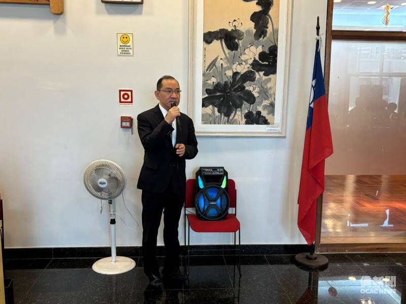 尤正才感謝民俗藝術老師林呂千慧辛勞策展